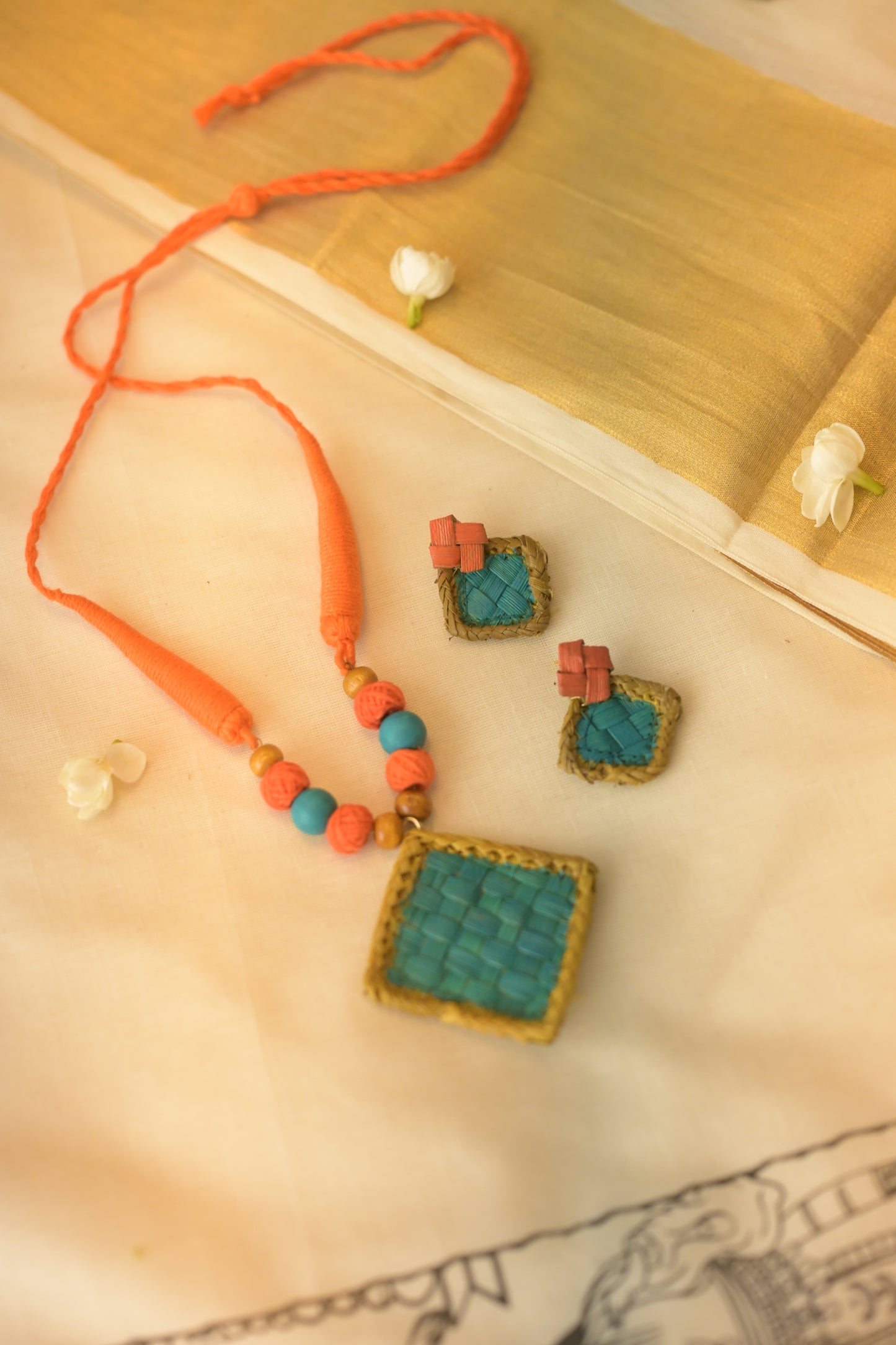 thazhampoo necklace with diamond Pendant Set