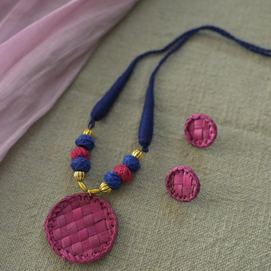 Thazhampoo necklace with round Pendant Set -rani pink and dark blue