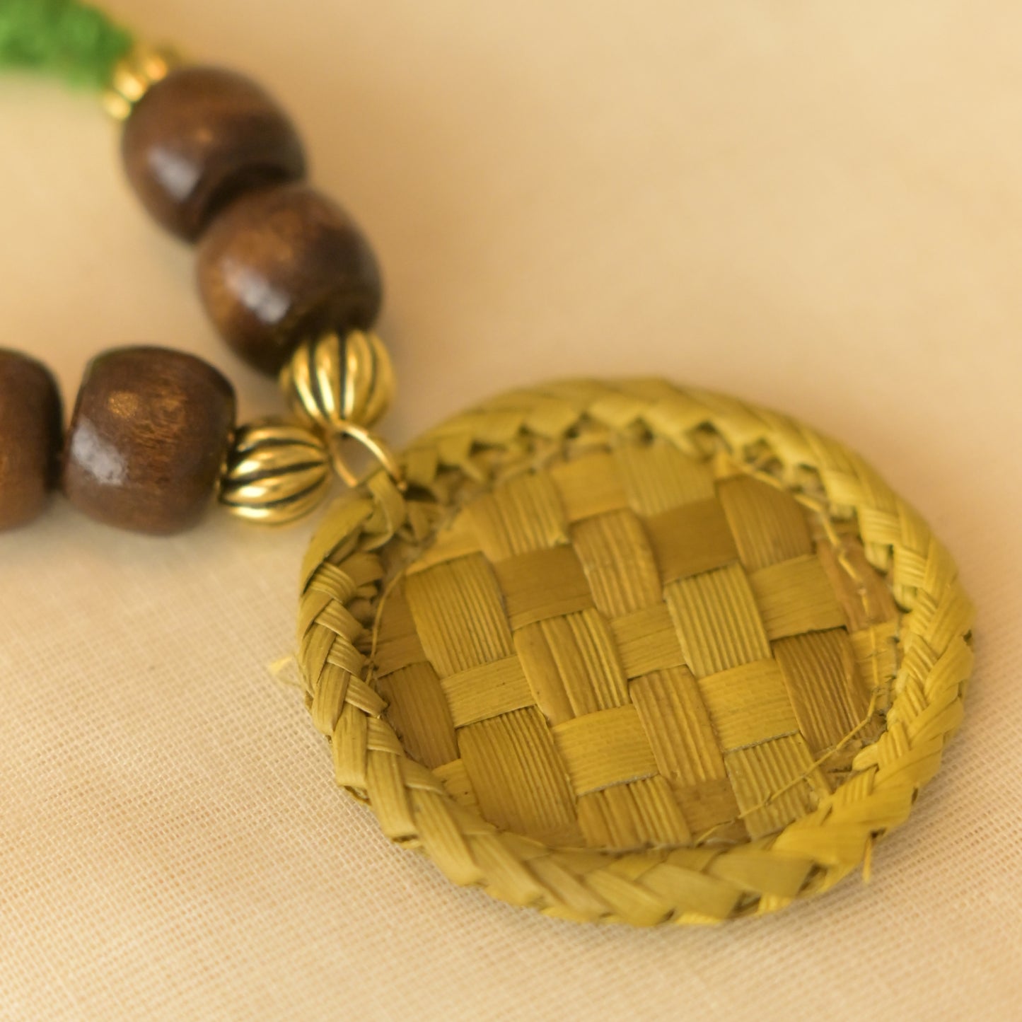 Thazhampoo necklace with round Pendant Set -yellow and light green