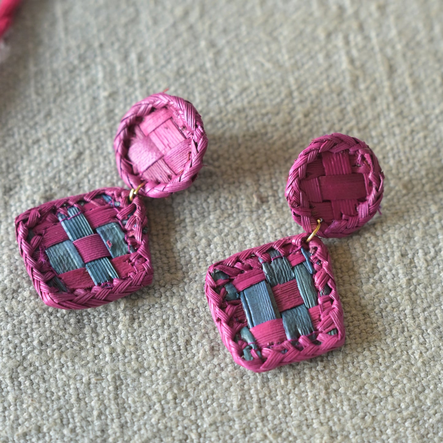 Thazhampoo necklace with diamond Pendant Set -Rani pink and teal
