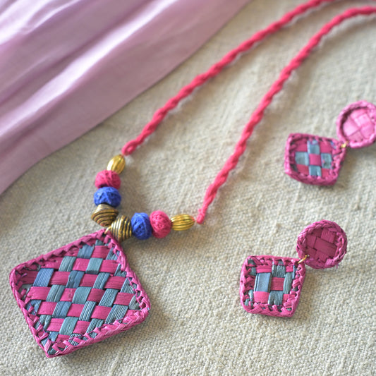 Thazhampoo necklace with diamond Pendant Set -Rani pink and teal