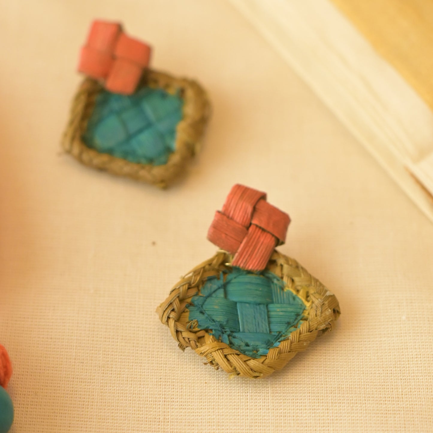 Thazhampoo necklace with diamond Pendant Set -teal and orange