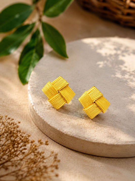 Square stud Yellow
